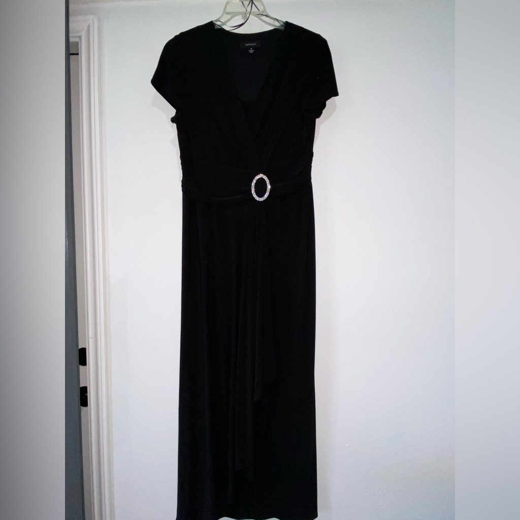 Size 14 , Long Black Party Dress With Accent Belt